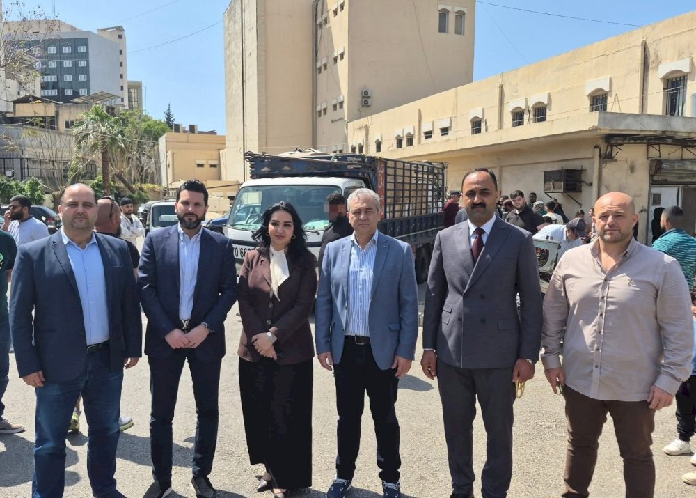 السفارة العراقية توزع مساعدات على رعاياها في صيدا والمهندس حجازي يثمّن الوقفة الأخوية الدائمة للعراق مع لبنان
